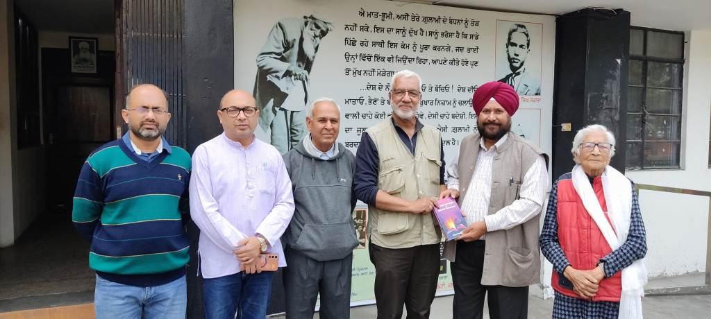 Advocate Shelly honored by Desh Bhagat Yadgar Committee